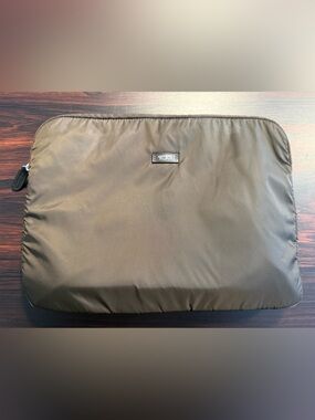 Tumi Brown Nylon Padded Soft Laptop Case 16 Inch Diagonal